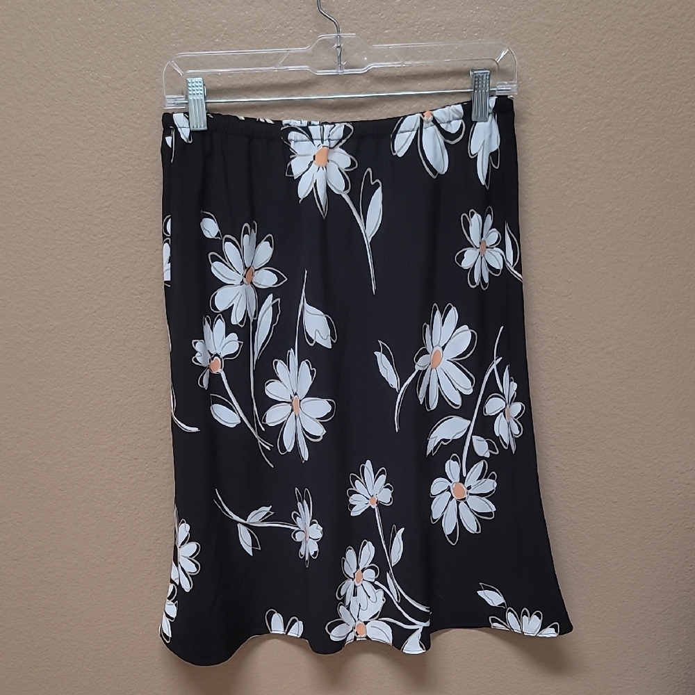 Chic Floral A-Line Skirt 🤎